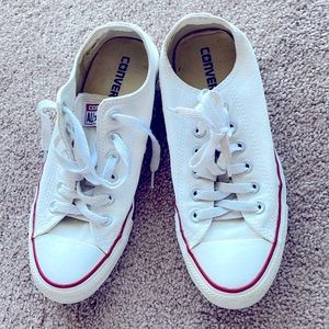 Sneakers in good condition,unisex (size men’s - 5, women’s - 7)